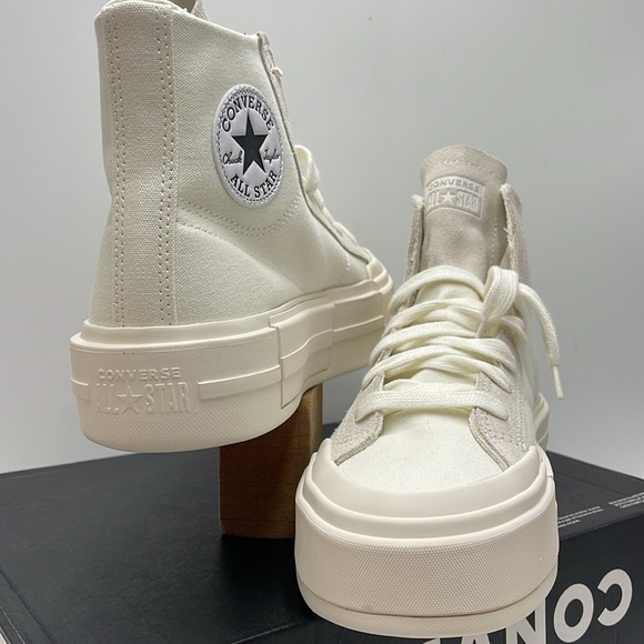 Converse WMNS CTAS CRUISE HI
EGRET/EGRET/EGRET A04688C Platforms Sneakers - Picture 10 of 16